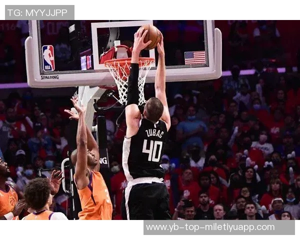 赛季至今仅四人场均得分19分以上并抓下12个篮板命中率超50解析